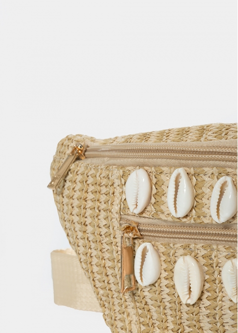 Straw belt bag with shells in beige