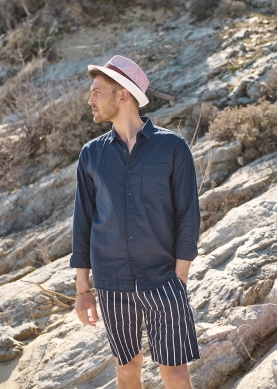 White fedora with bordeaux details