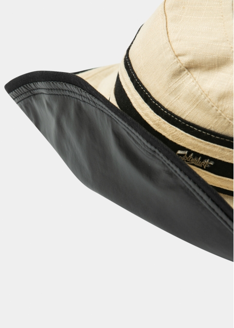 Half-Opened Linen Hat in Ecru