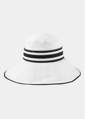 Half-Opened Cotton Hat in White