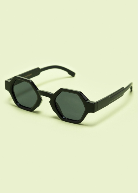 "Astraeus" Black