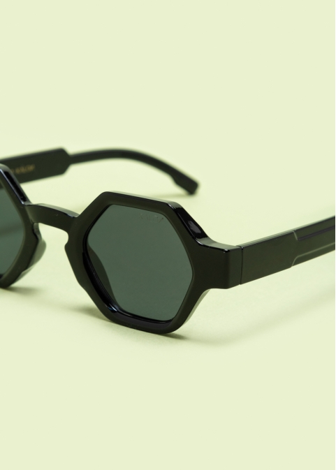 "Astraeus" Black