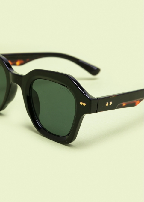 "Thalia" Black