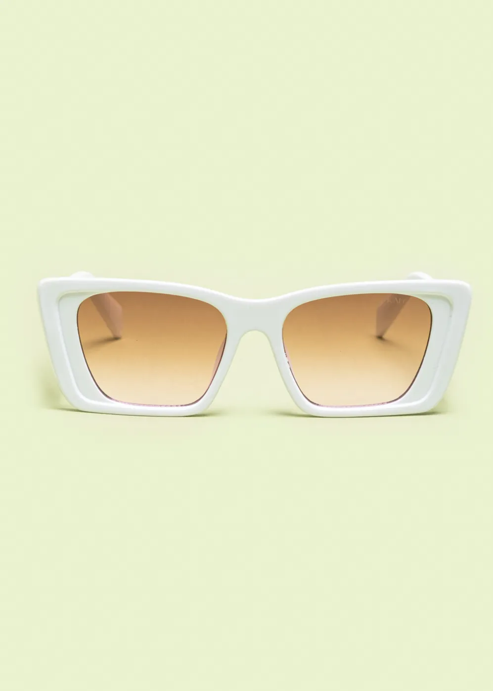 "Calliste" White
